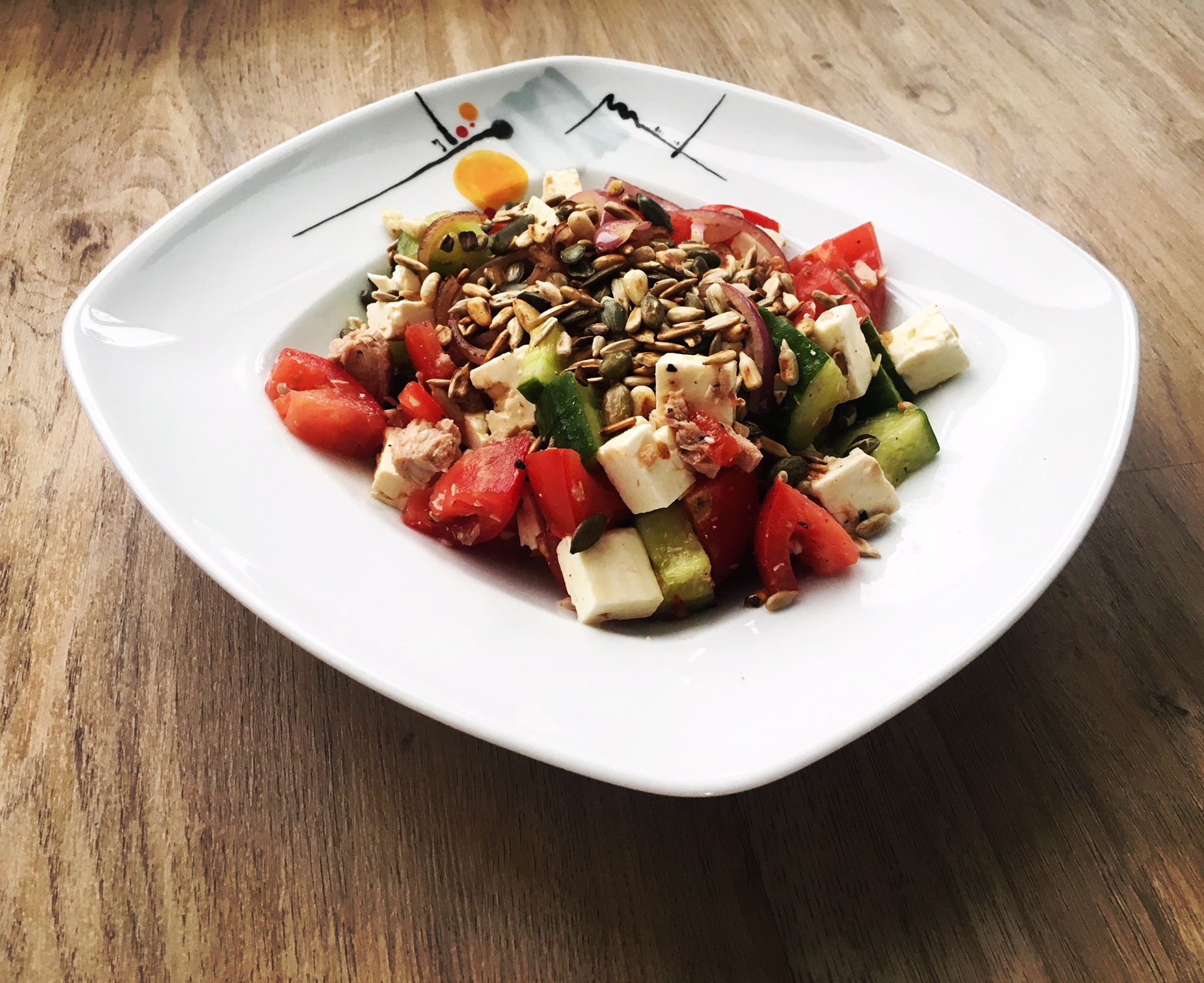 Griechischer Salat mit Thunfisch – LowCarb Lifestyle